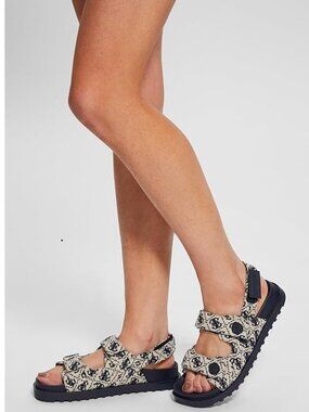 GUESS Fadey Sandals Ivory & Dark Blue Signature Logo Sz 10 NEW!
